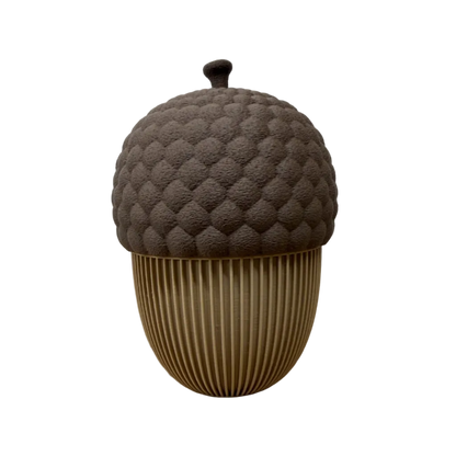 Set van twee 3D-geprinte decoratieve eikelpotjes met deksel in bruin en beige, in groot en klein formaat.