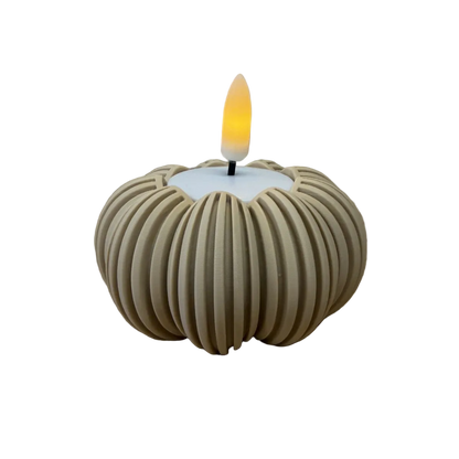 3d geprinte decoratieve waxinelichthouder in pompoenvorm met ribbelstructuur en LED-waxinelichtje, voor sfeervolle herfstdecoratie.
