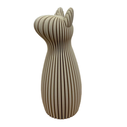 Hondenbeeldje groot met oren recht omhoog beige