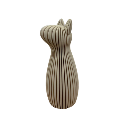 Hondenbeeldje klein met oren recht omhoog beige