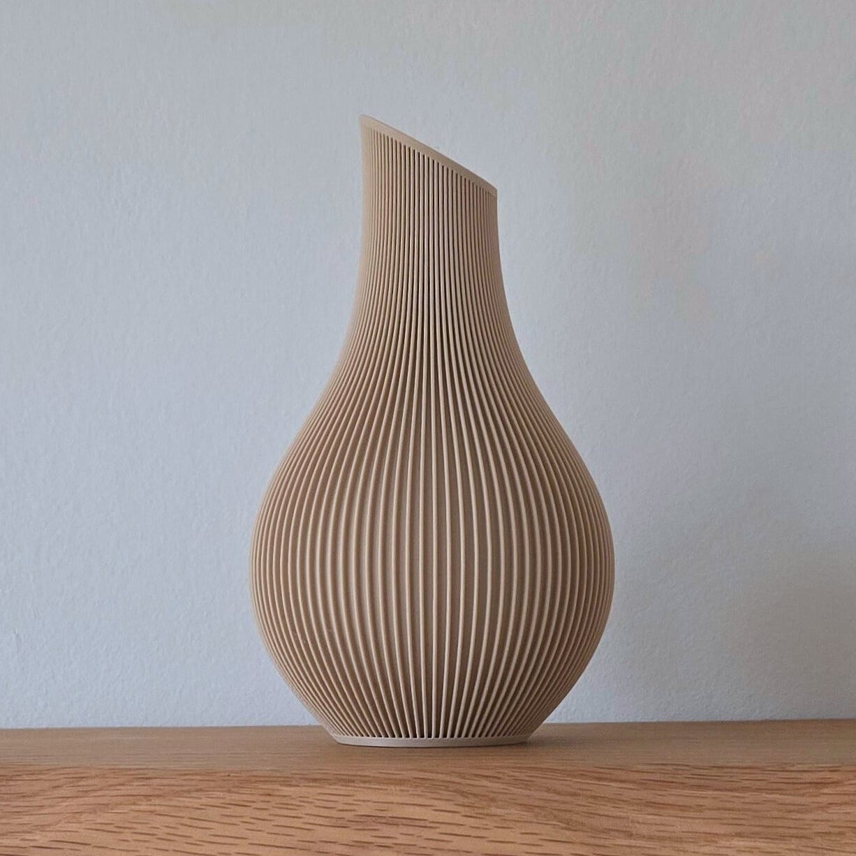Ribbed Minimal Vase – Japans & Scandinavisch Design  Perfect voor Droogbloemen