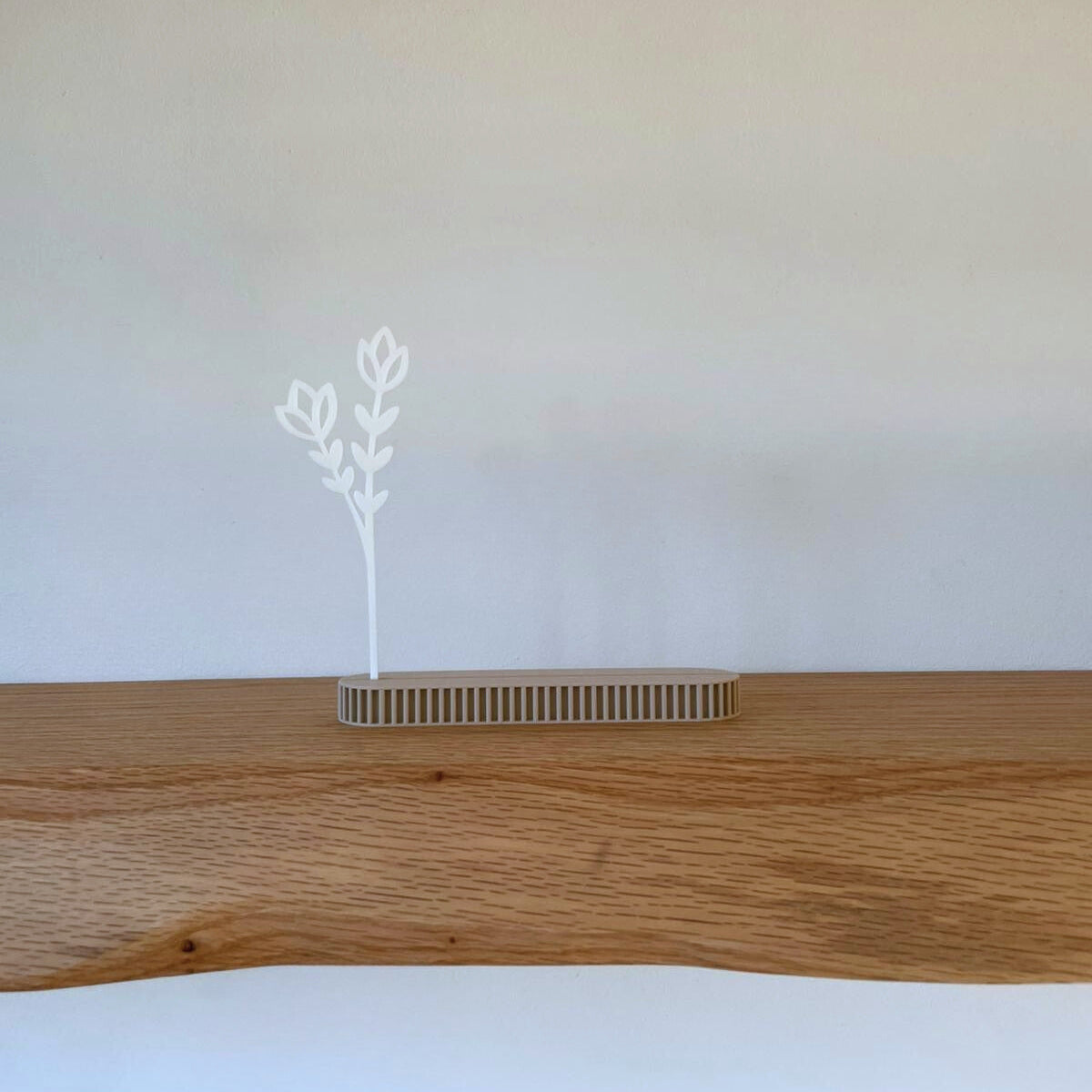 Kaarthouder met bloem – minimalistisch decoratief cadeau