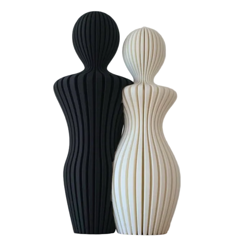 Modern_koppel_beeld_man_vrouw_minimalistisch_liefdesbeeldje_zwart_wit