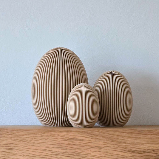 Set van drie paaseieren – moderne paasdecoratie