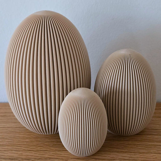 Set van drie paaseieren – moderne paasdecoratie