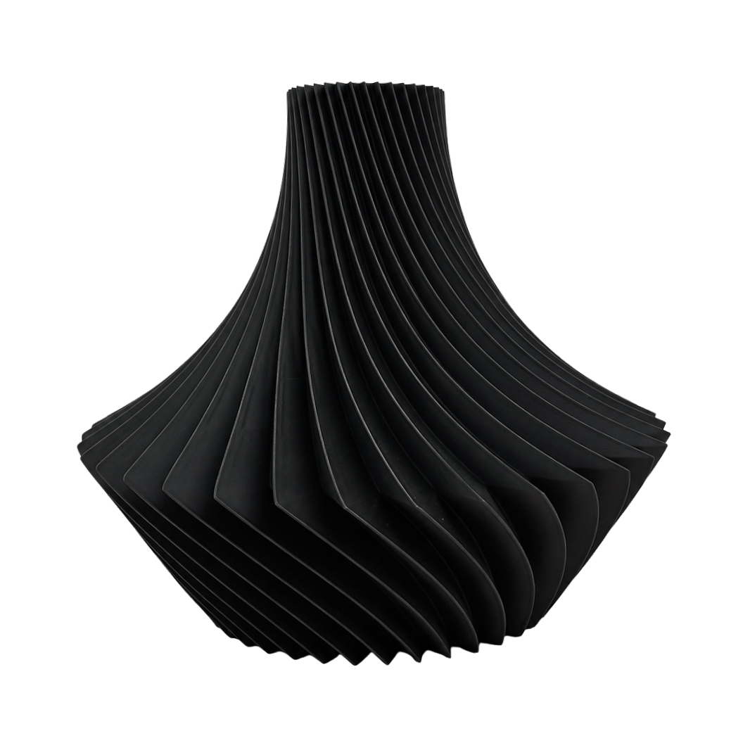 Elvane decoratieve vaas met een slanke hals en gedraaide ribbelstructuur, geschikt voor bloemen, droogbloemen of als woondecoratie.