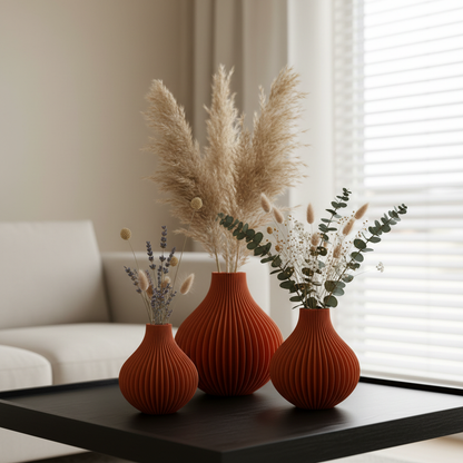 Florenne decoratieve vaas met elegante geribbelde structuur, geschikt voor bloemen, droogbloemen of als stijlvolle woondecoratie.