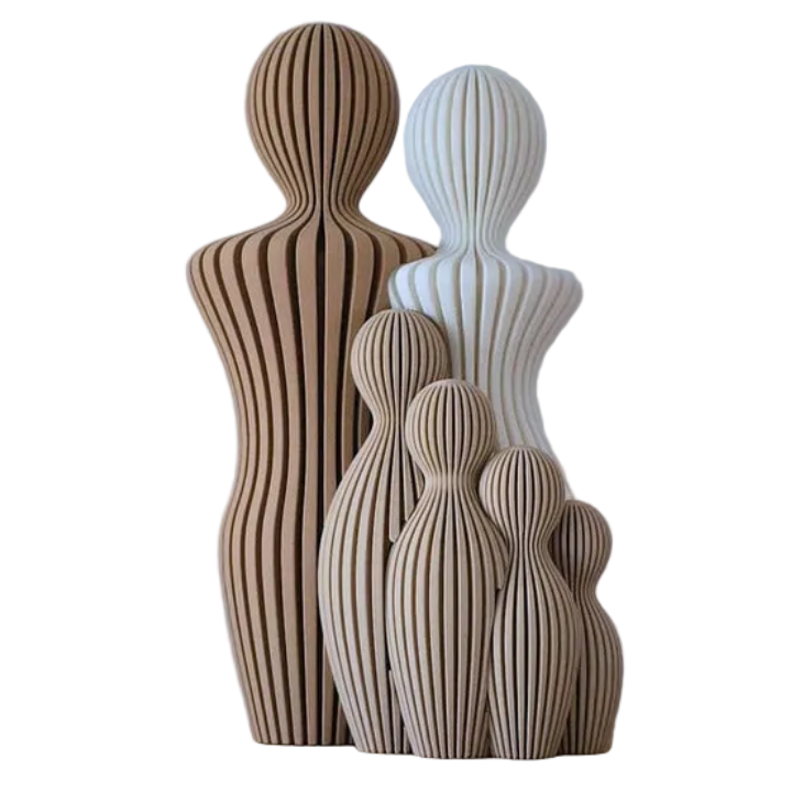 Decoratief gepersonaliseerd-gezinsbeeldje vader moeder en vier kinderen in beige en bruintinten.