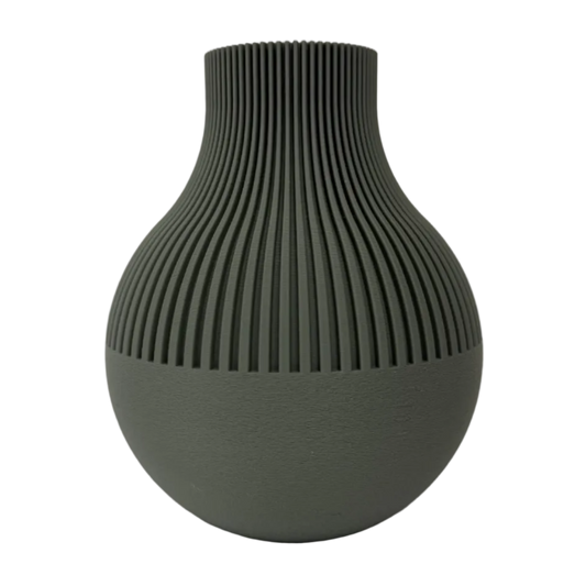 Liora Linea 3D geprinte decoratieve vaas met geribbelde bovenzijde en een strakke horizontale afwerking, voor bloemen, droogbloemen of woondecoratie.