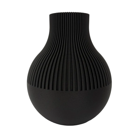 Liora Linea 3D geprinte decoratieve vaas met geribbelde bovenzijde en een strakke horizontale afwerking, voor bloemen, droogbloemen of woondecoratie.
